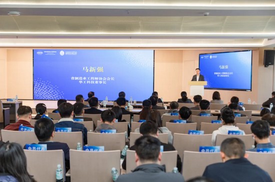 馬新強(qiáng)代表在省制造業(yè)工程師協(xié)會(huì)傳達(dá)學(xué)習(xí)全國(guó)兩會(huì)精神